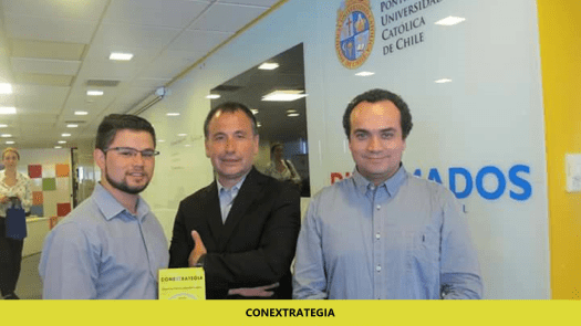 CONEXTRATEGIA-marketing-digital-estrategia-libro-amazon-PUC-seminario-clase-ejecutiva